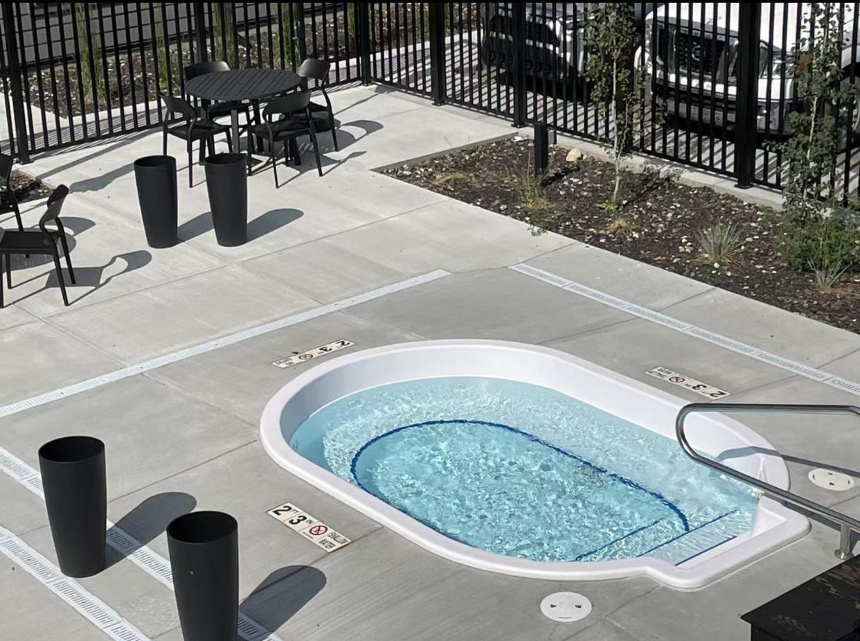 Brand New 2Br Condo With Outdoor Swimming Pool And Hot Tub كانمور المظهر الخارجي الصورة
